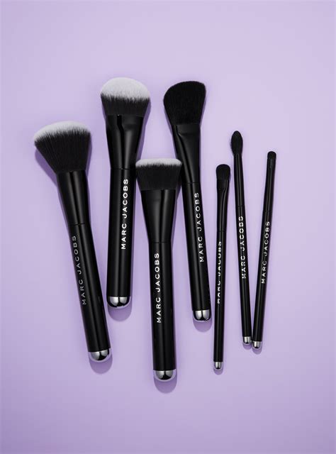 Marc Jacobs Makeup Brushes for sale .